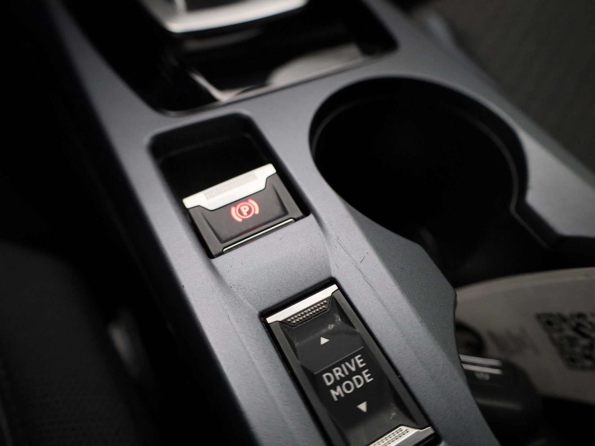 Peugeot-e-2008-image-30