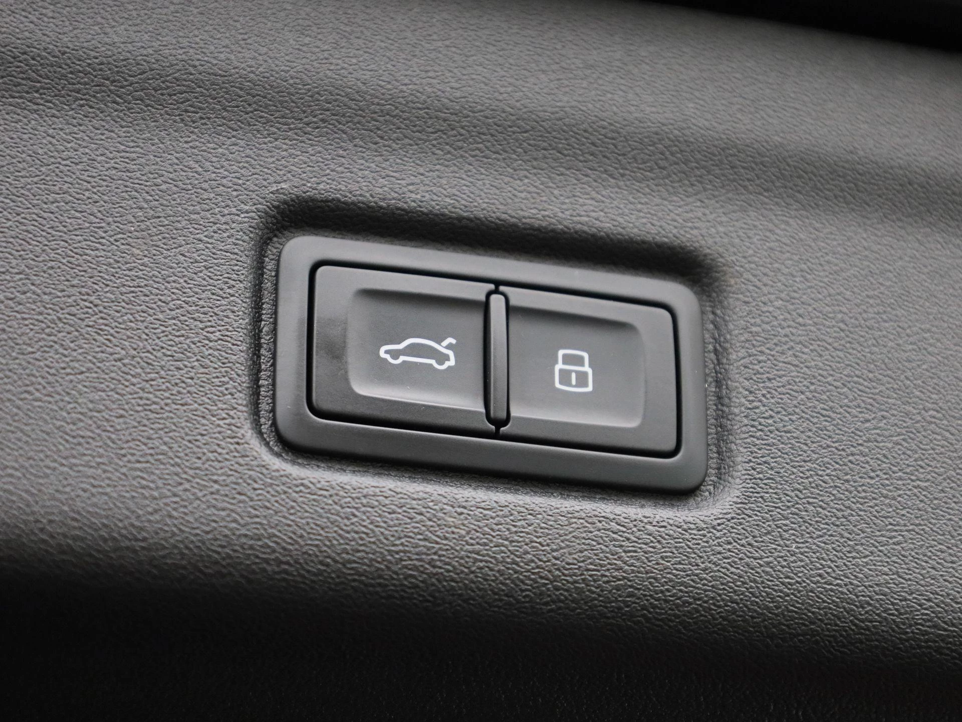 Audi-Q6 e-tron-image-14