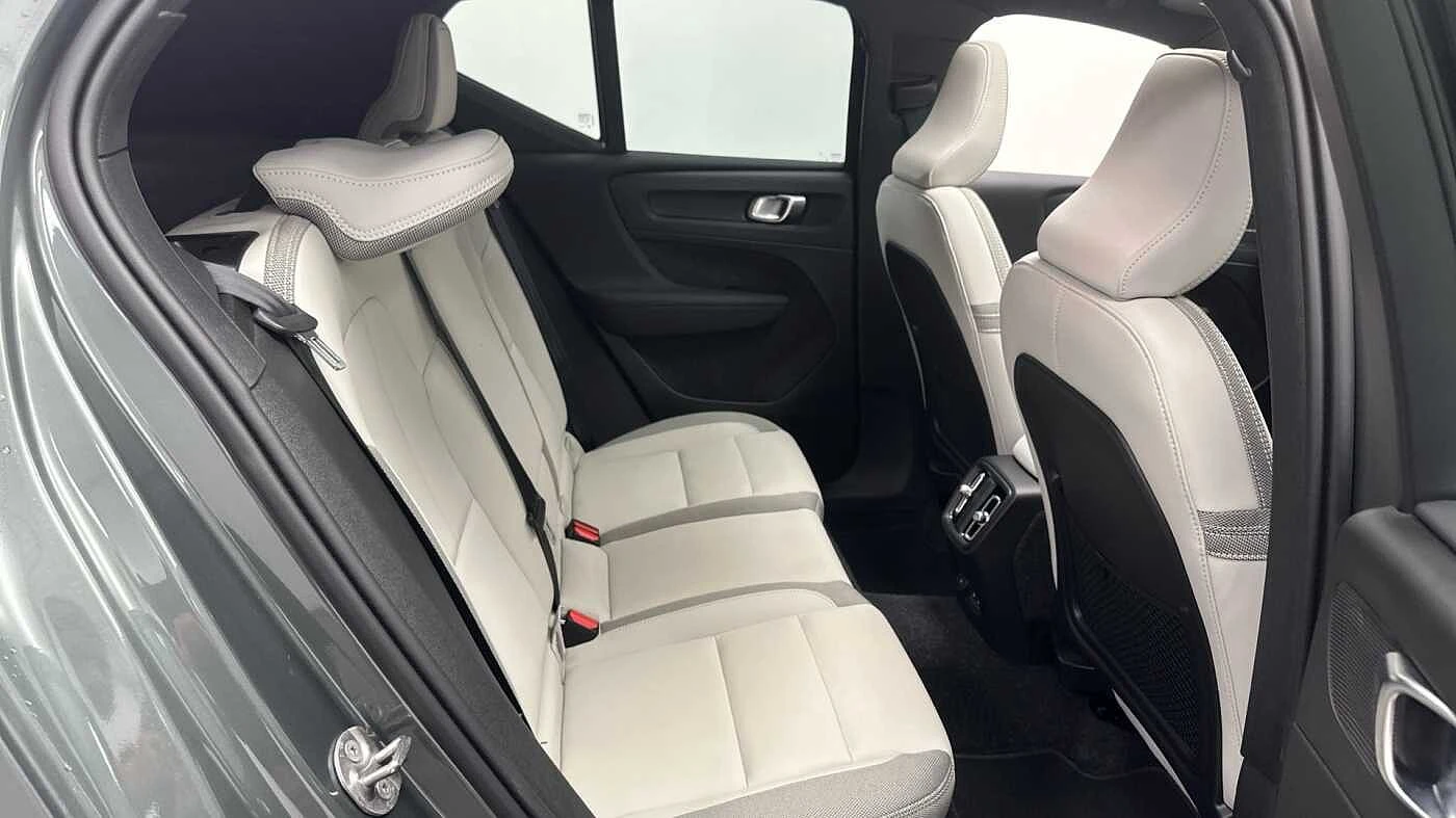 Volvo-EX40-image-7