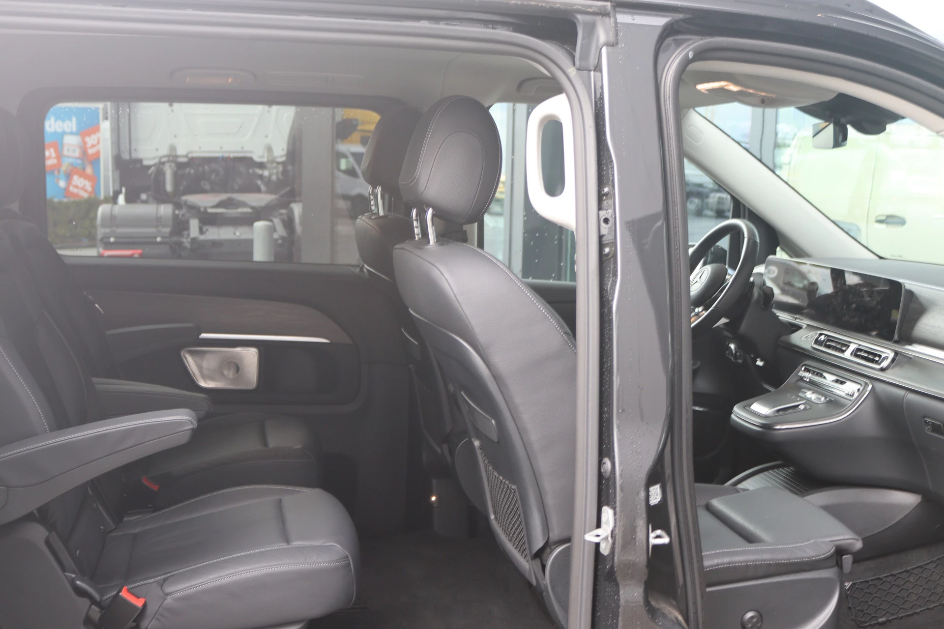 Mercedes-Benz-EQV-image-4