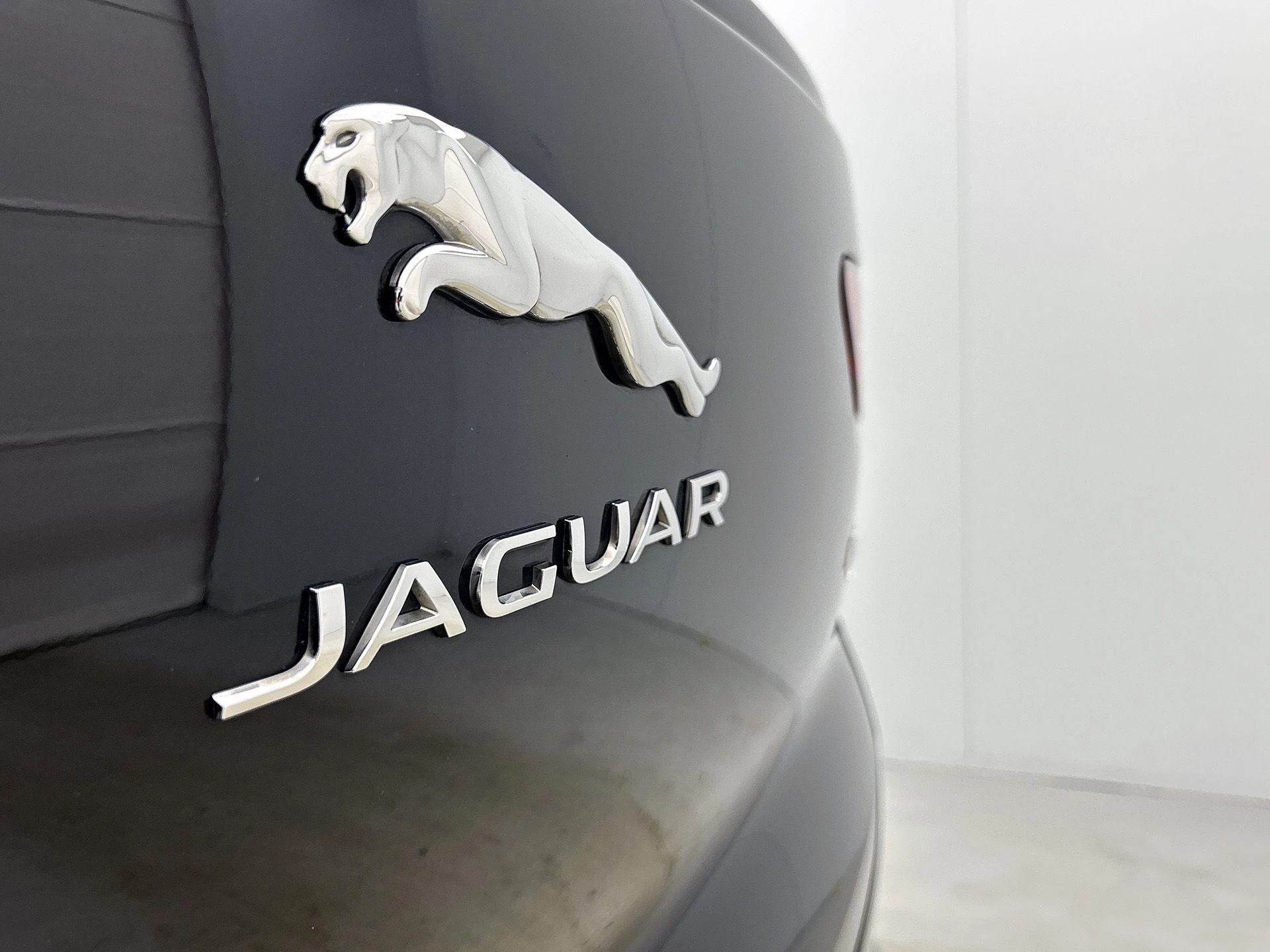 Jaguar-I-PACE-image-36