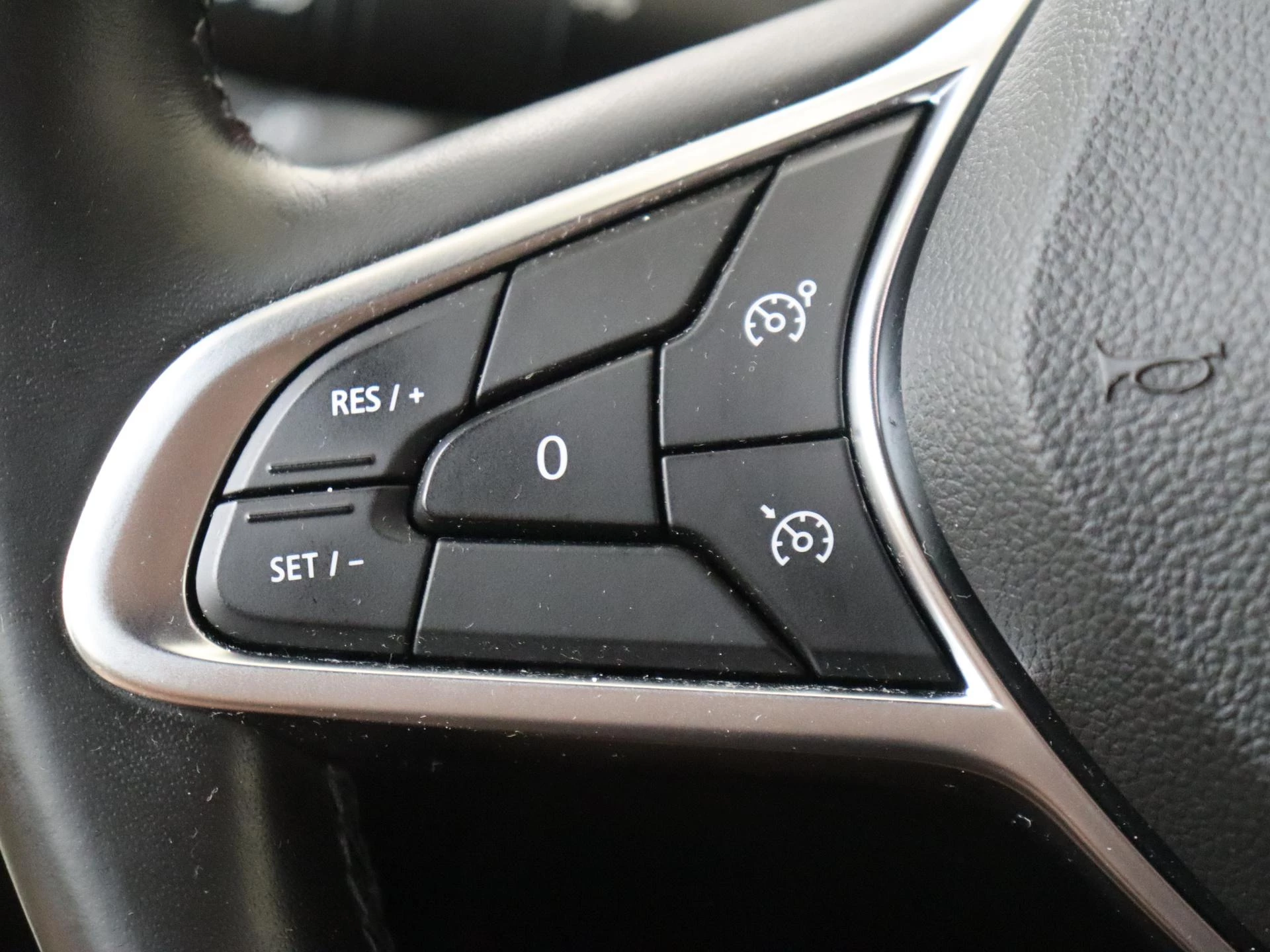Renault-Clio-image-12