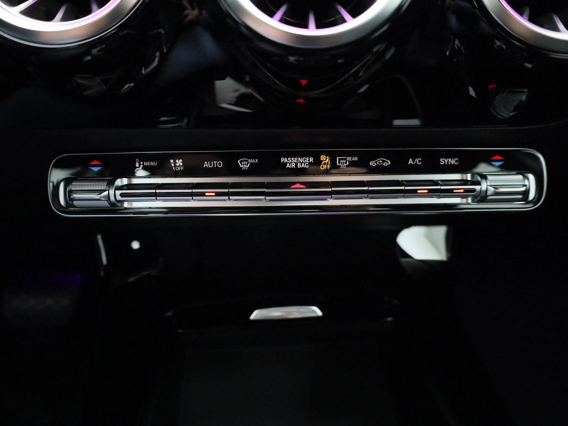 Mercedes-Benz-A-Klasse-image-20