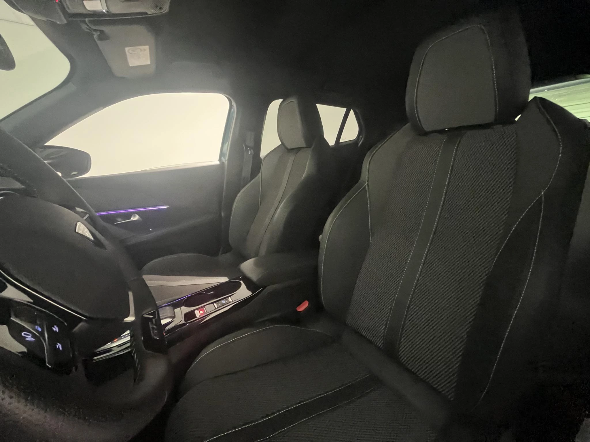 Peugeot 2008 1.2 Hybrid 145 GT
