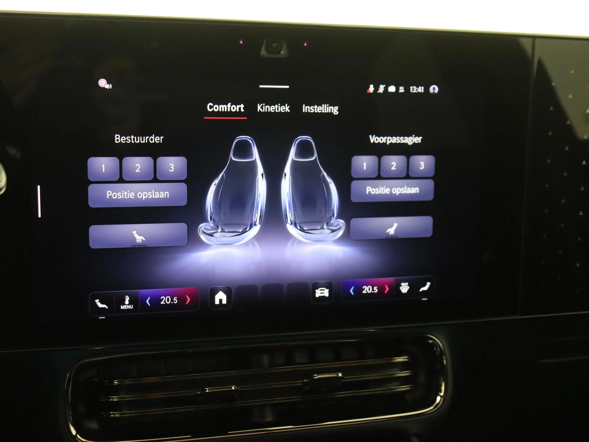 Mercedes-Benz-CLA-image-17