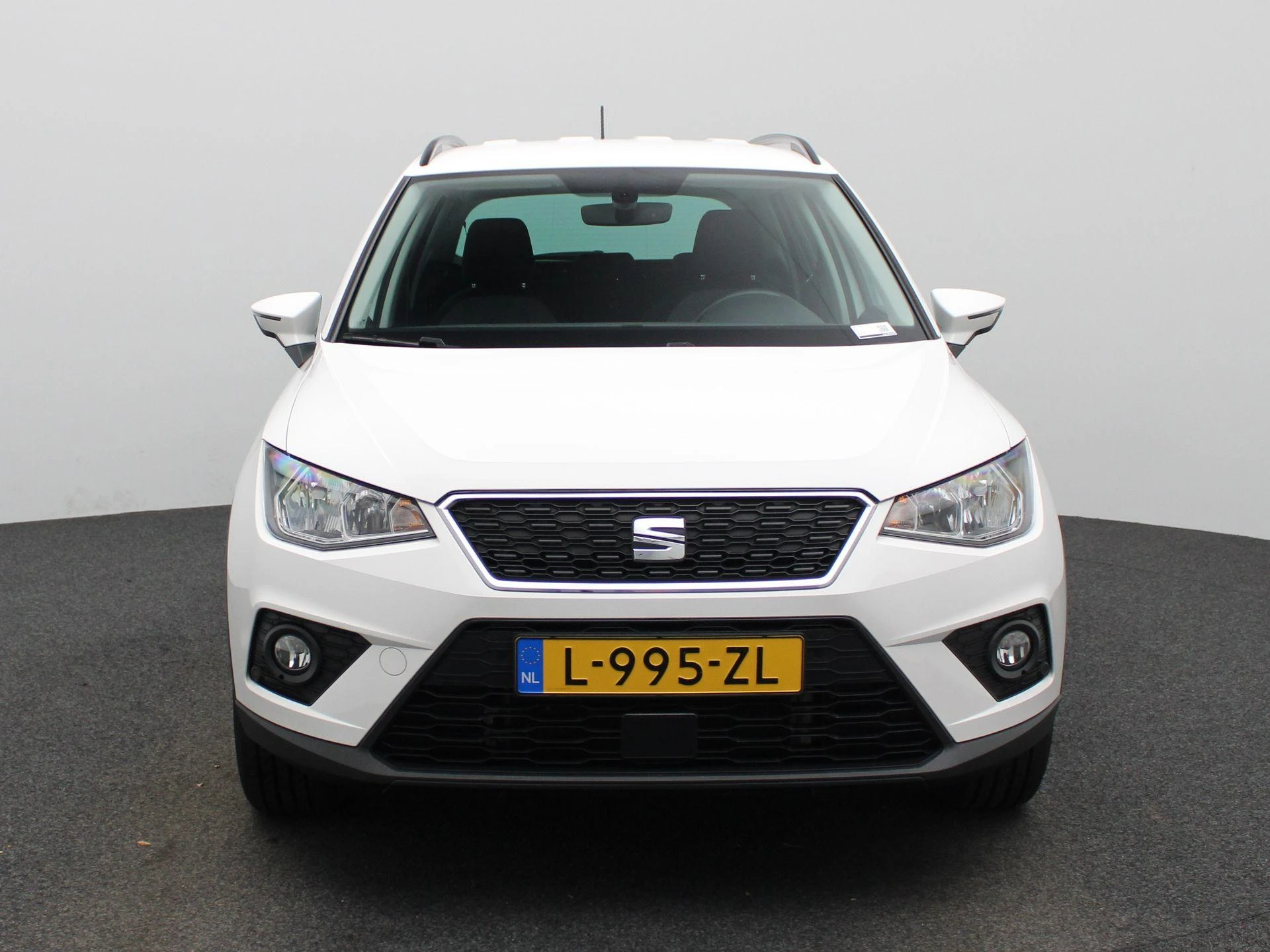 SEAT-Arona-image-2