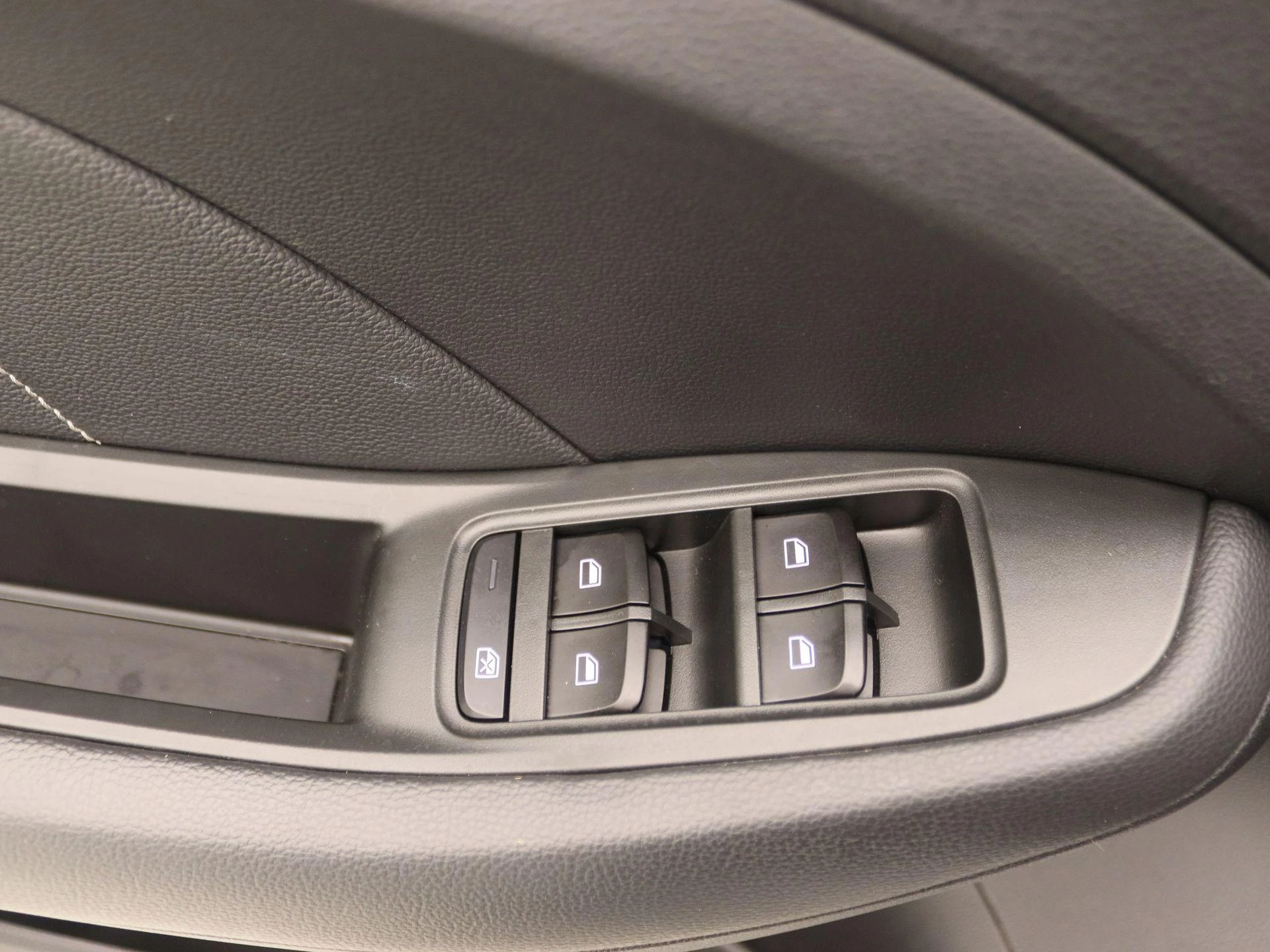 MG-ZS EV-image-21