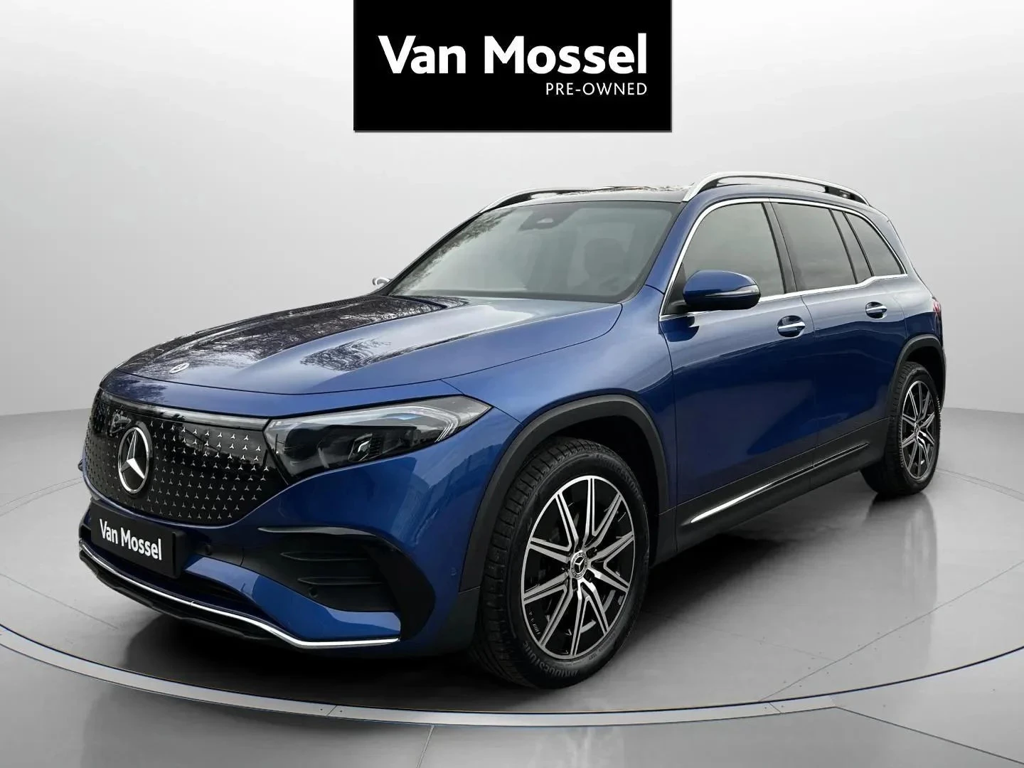 Mercedes-Benz-EQB-image-0