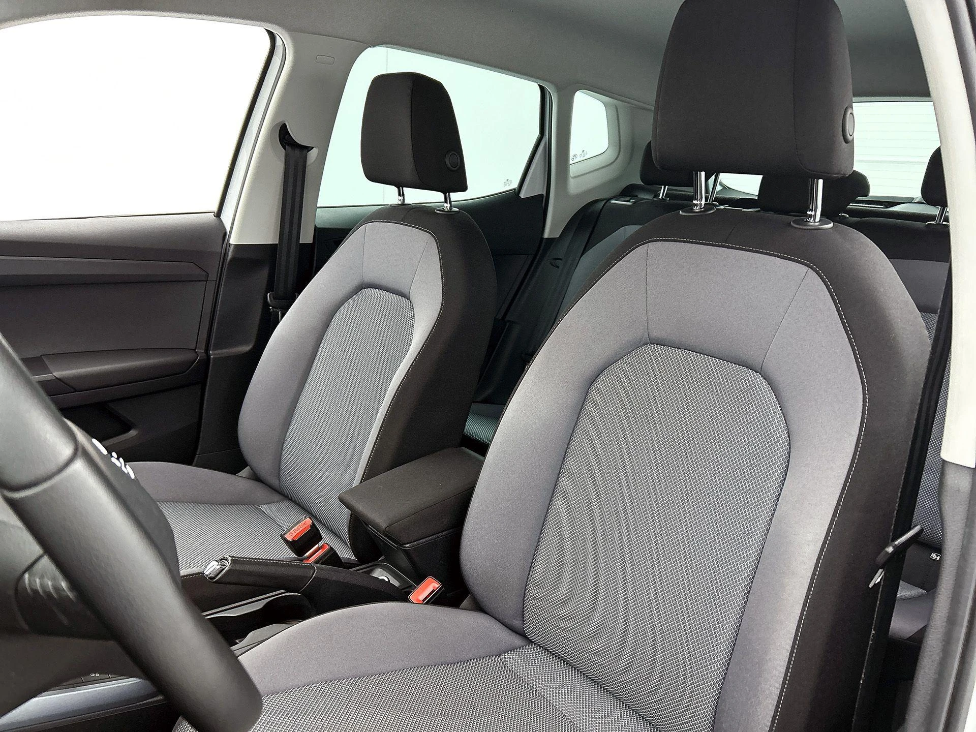 SEAT-Arona-image-33