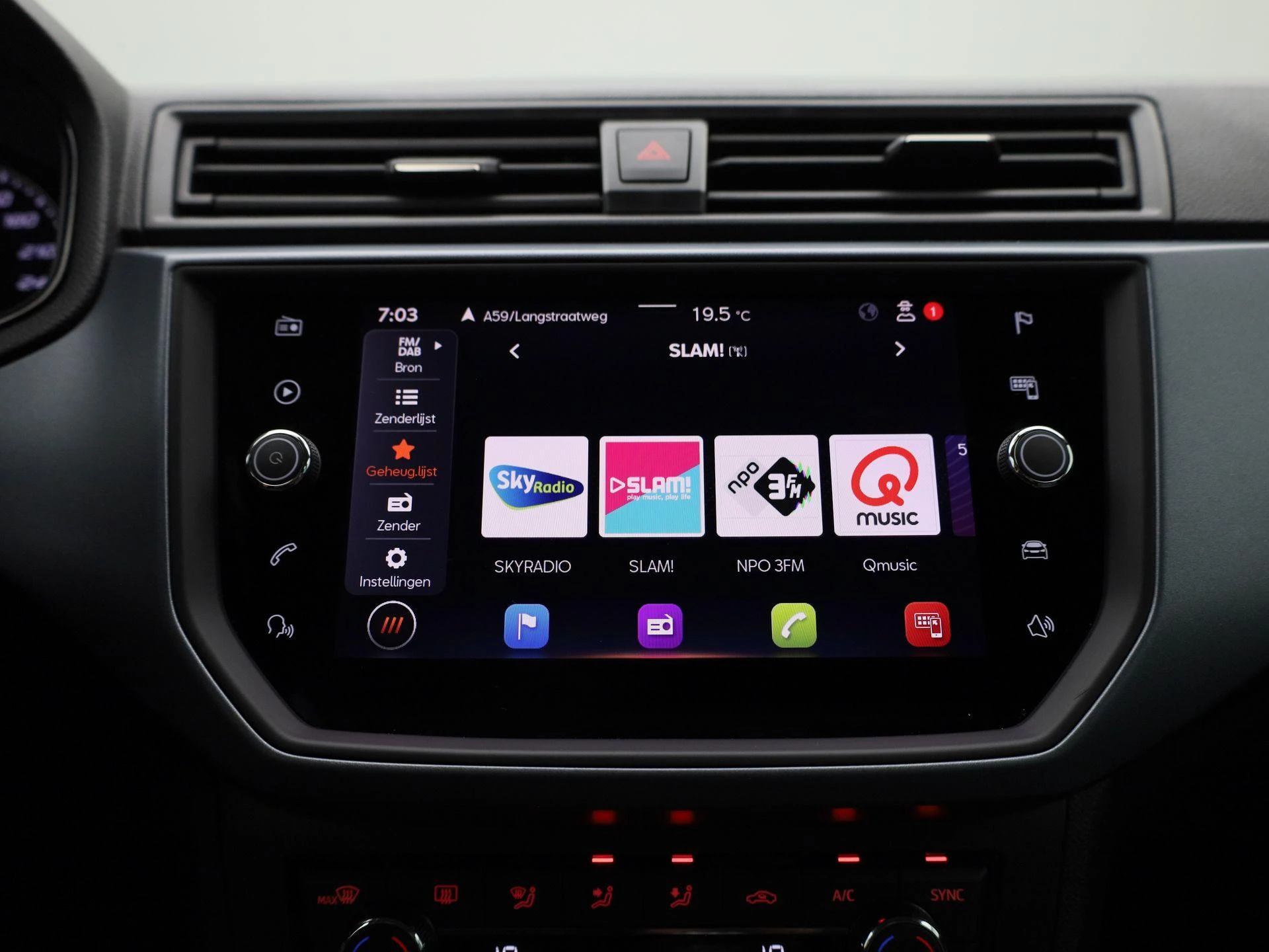 SEAT-Arona-image-20