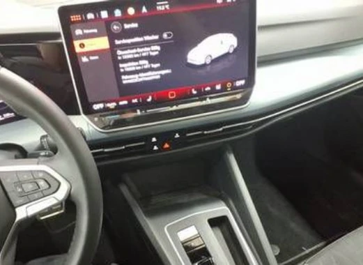 Volkswagen Golf VIII Variant 1.5 eTSI DSG Goal