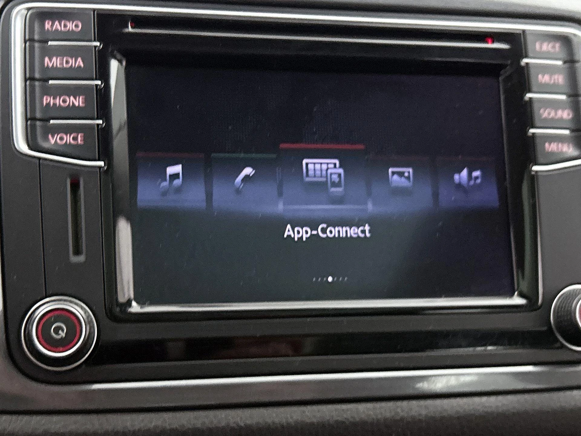 Volkswagen-Tiguan-image-28