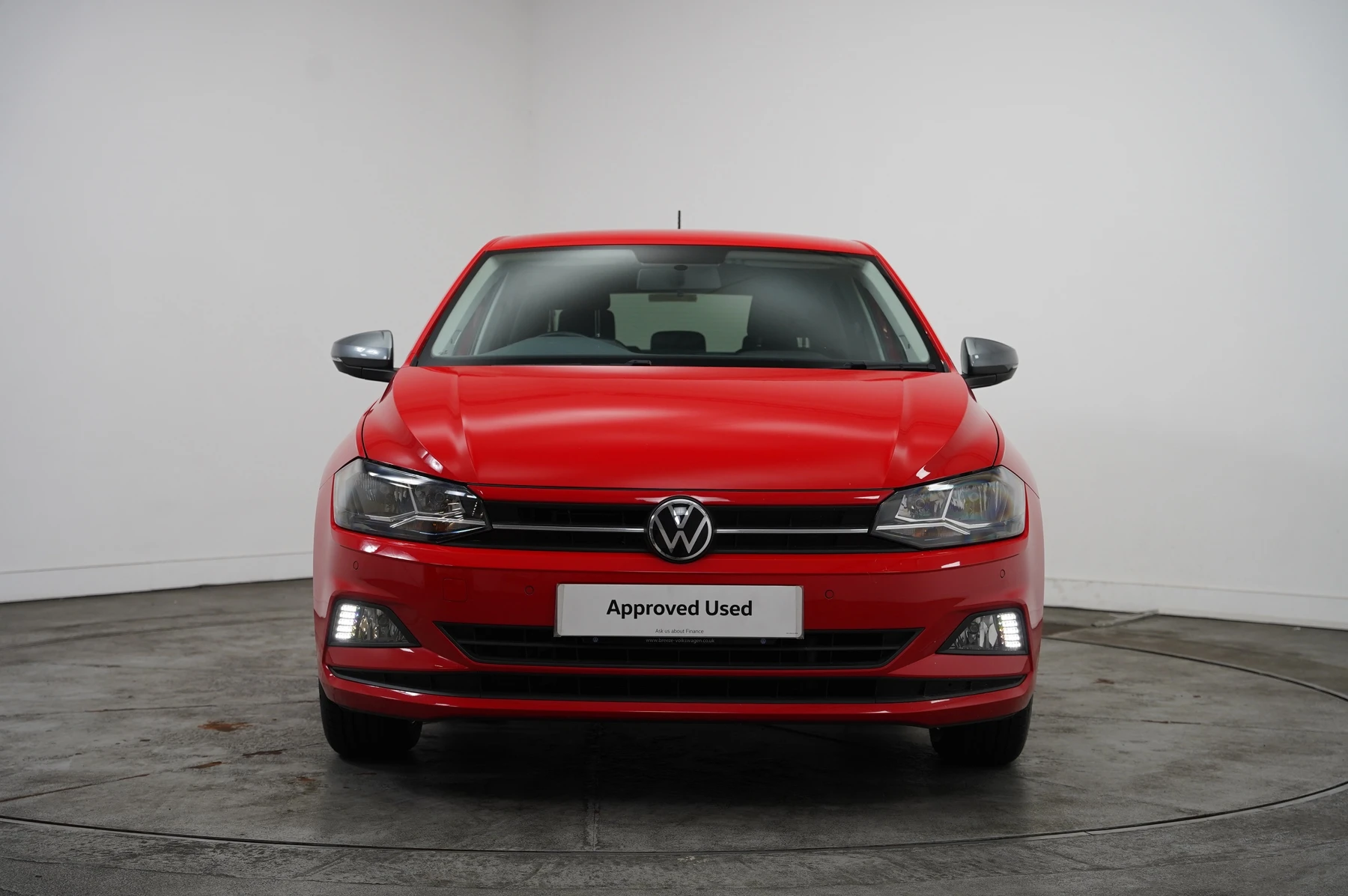 Volkswagen-Polo-image-6