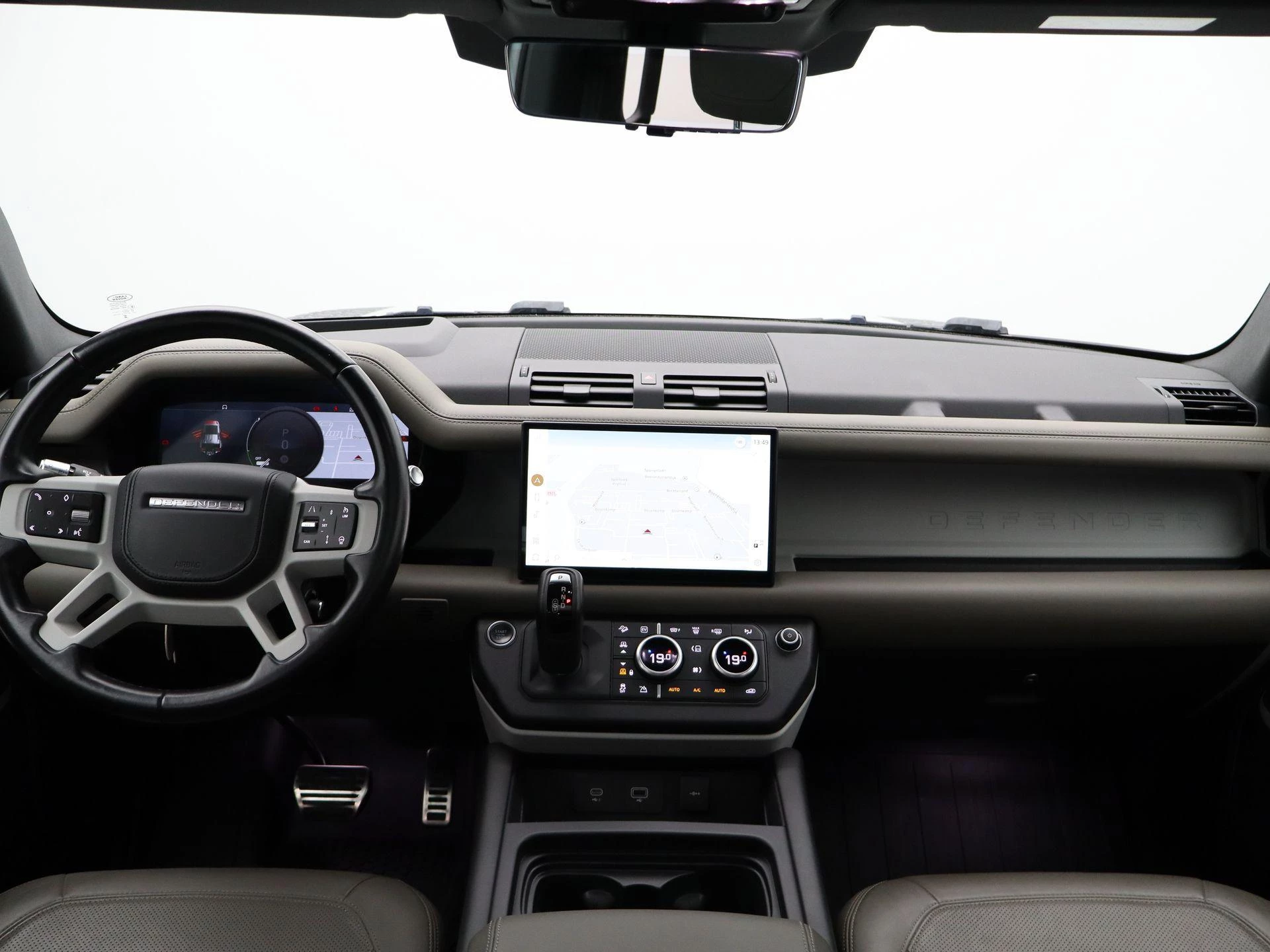 Land Rover-Defender-image-38
