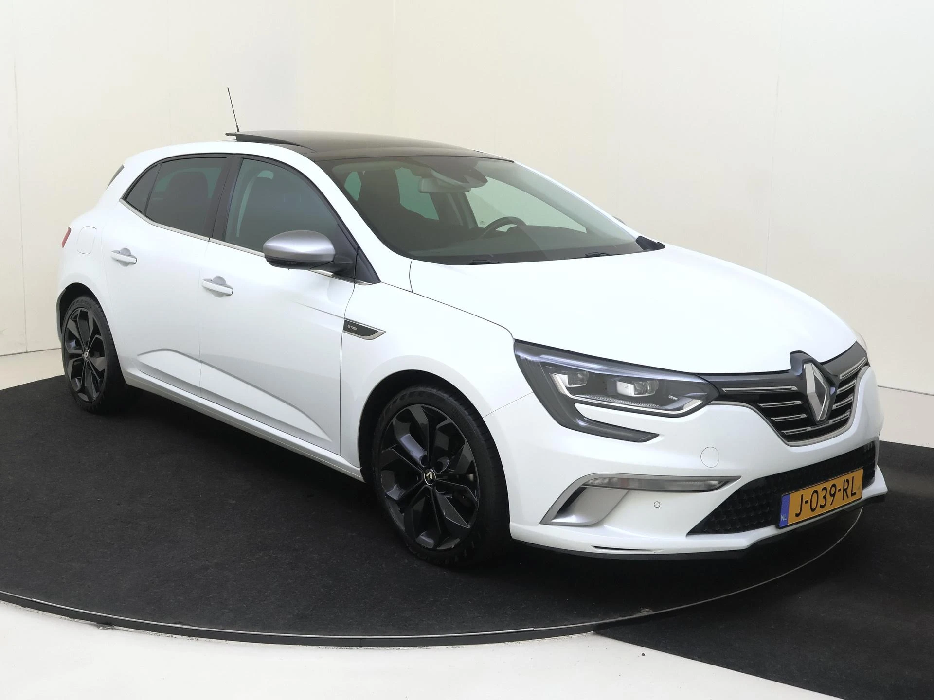 Renault-Mégane-image-1