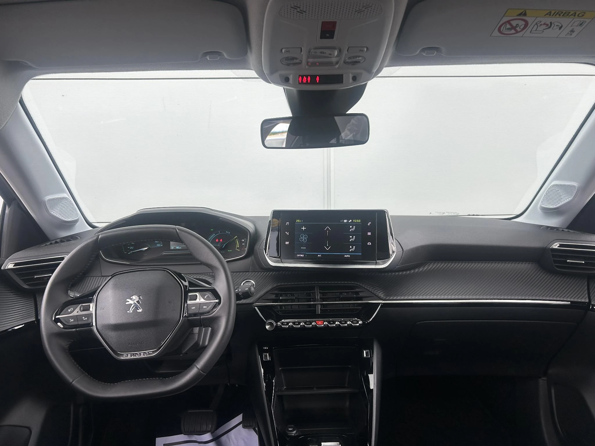Peugeot-e-208-image-9