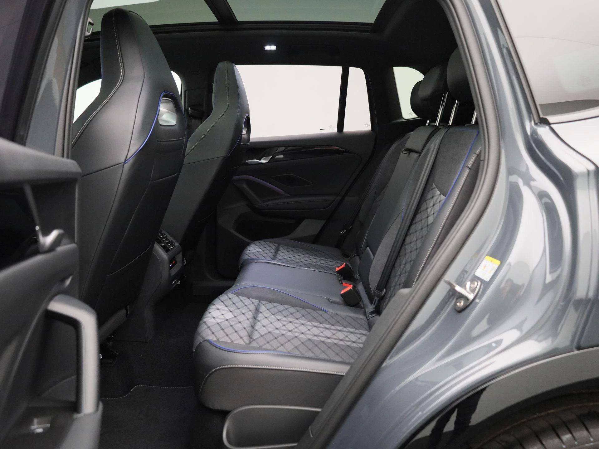 Volkswagen-Tiguan-image-11