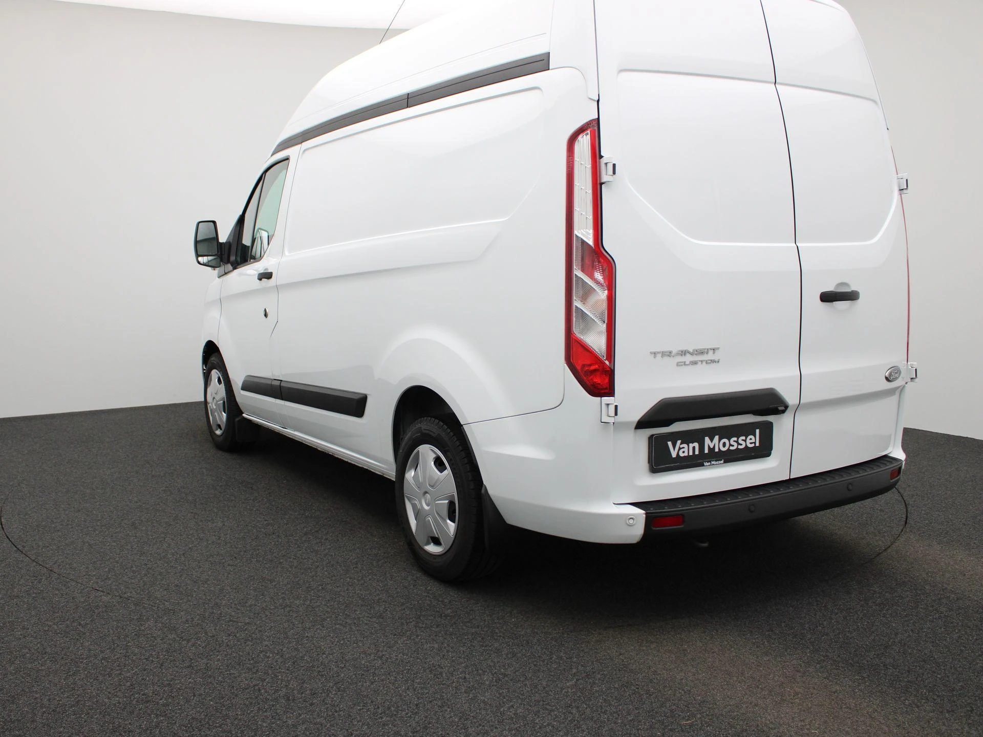 Ford-Transit Custom-image-1