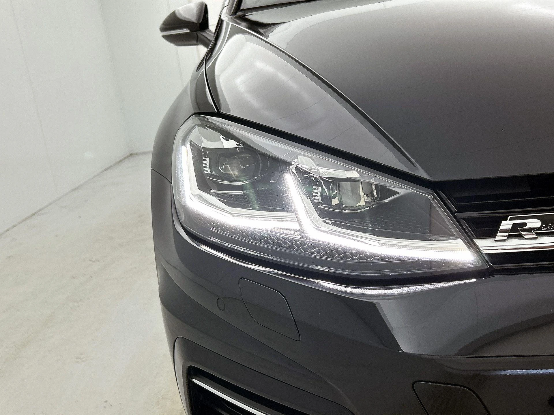 Volkswagen-Golf-image-21