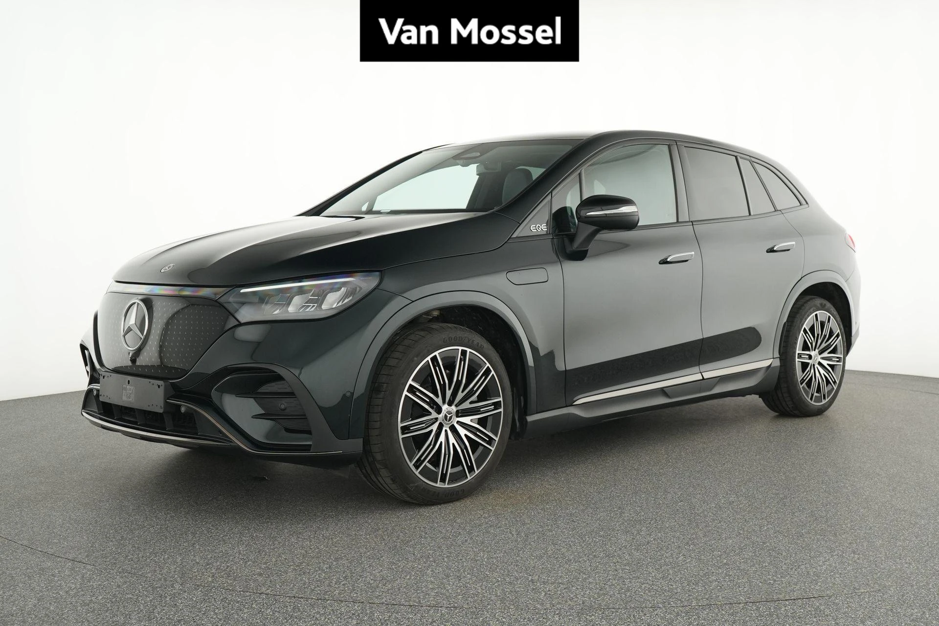 Mercedes-Benz-EQE-image-0