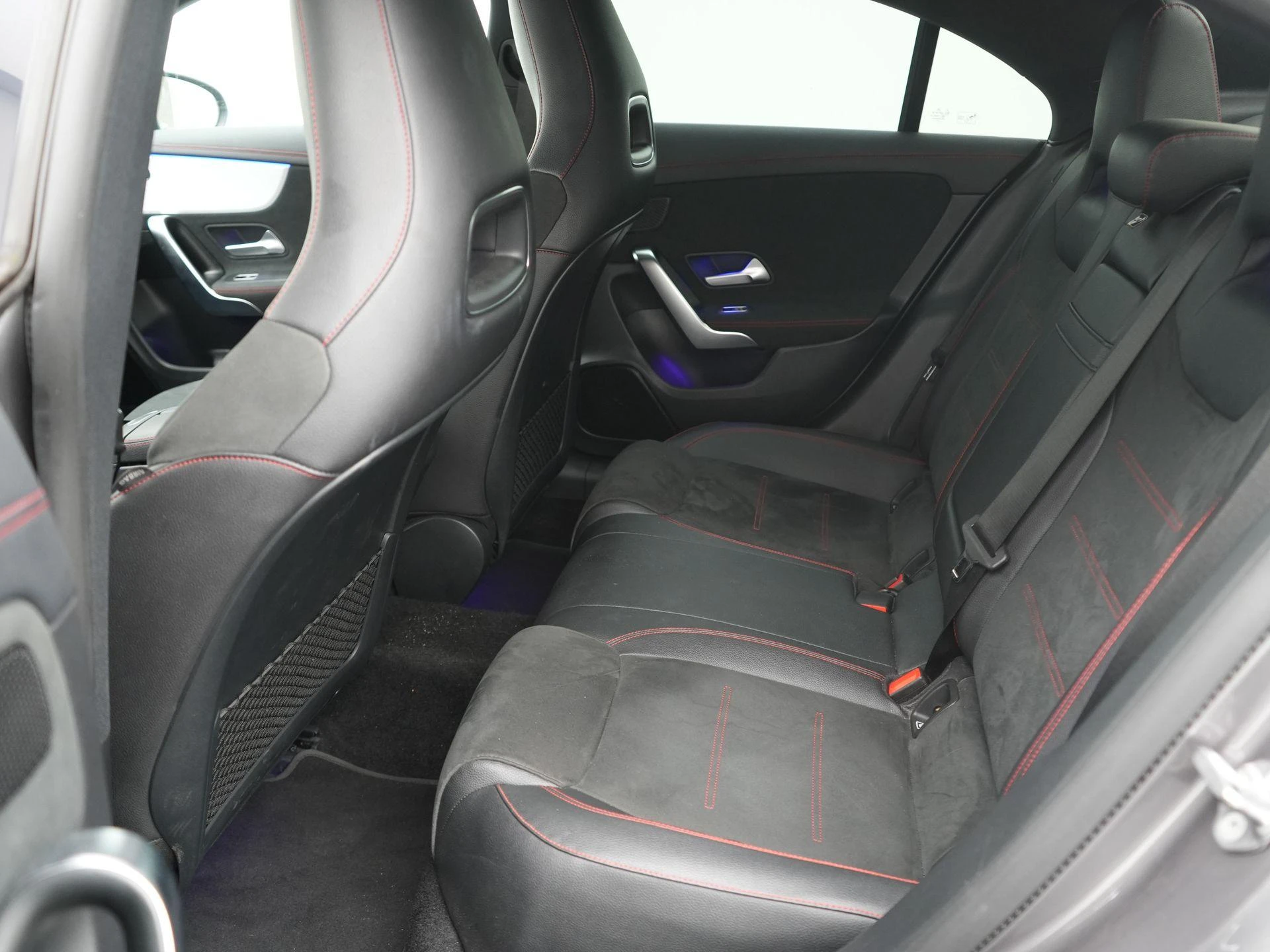 Mercedes-Benz-CLA-image-9