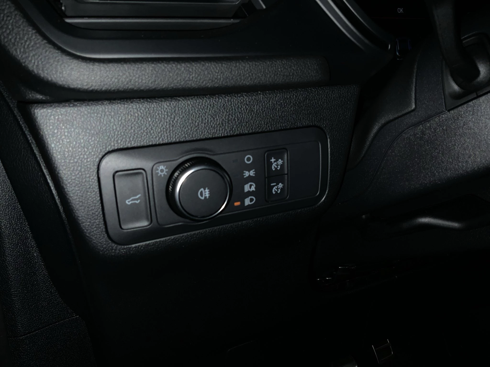 Ford Kuga ST-Line X Aut.*PANO*AHK*360GRAD*LED-MATRIX*NAVI*GRA*WINTER-PKT..