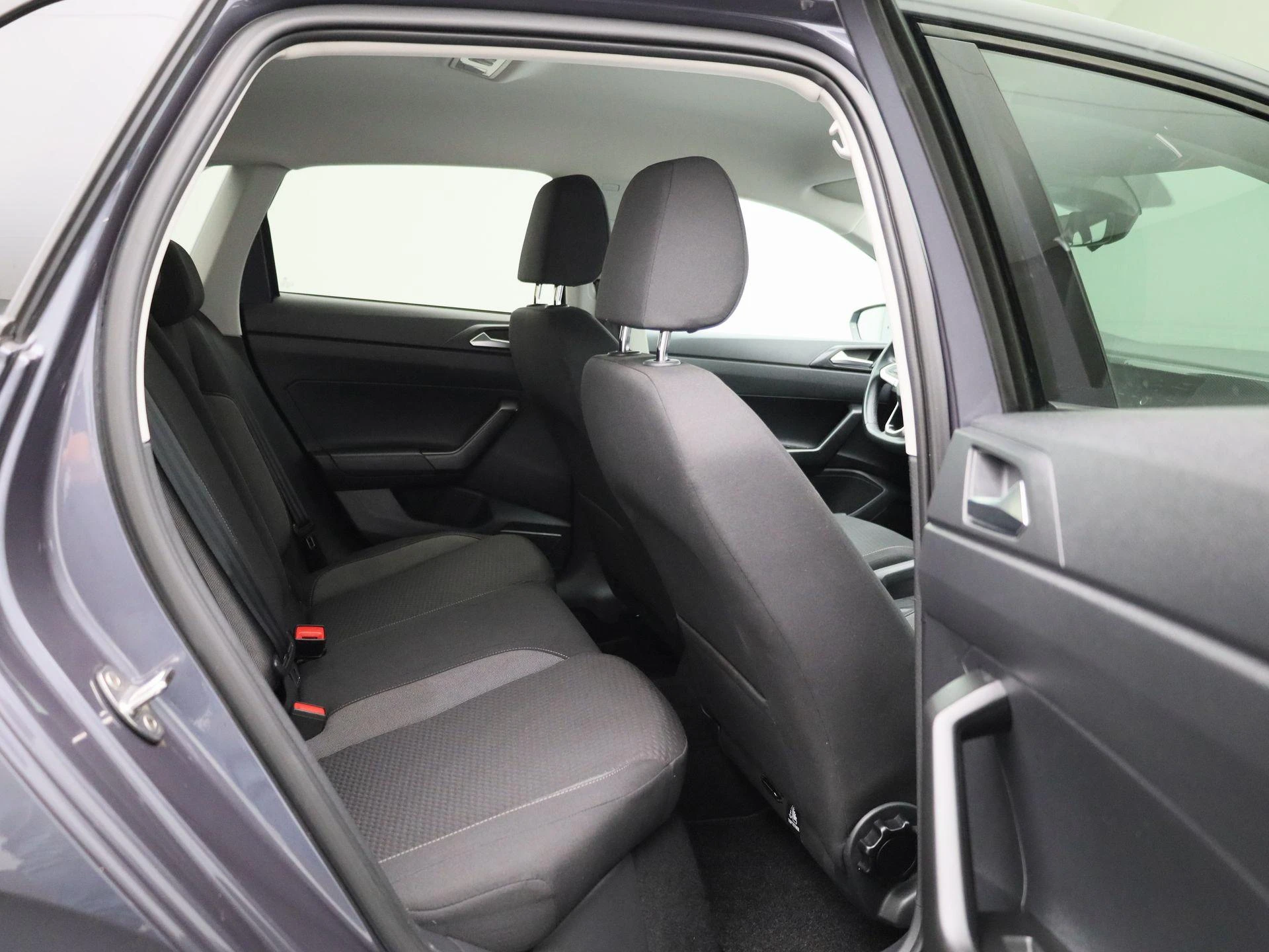 Volkswagen-Polo-image-32