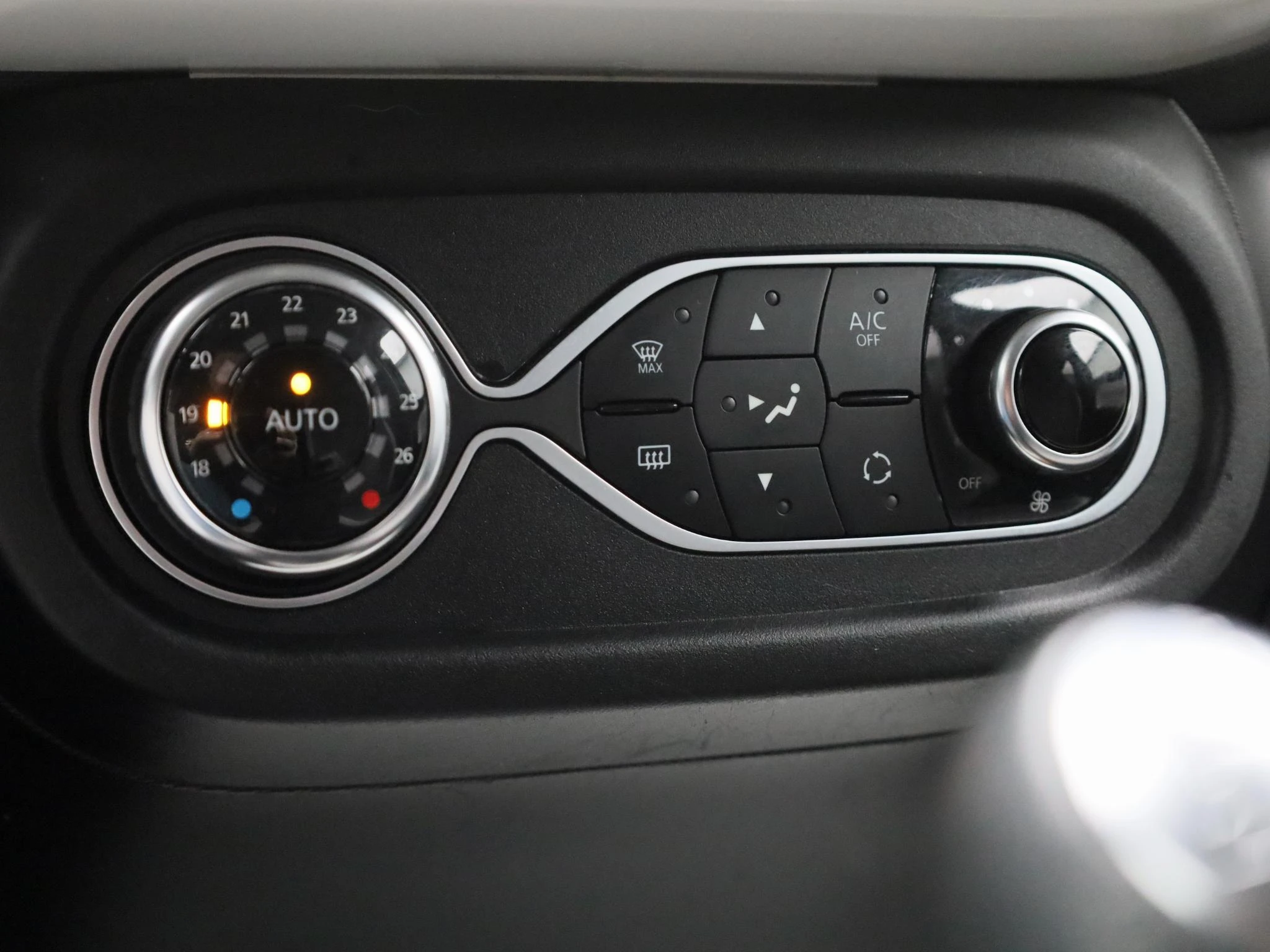 Renault-Twingo-image-13