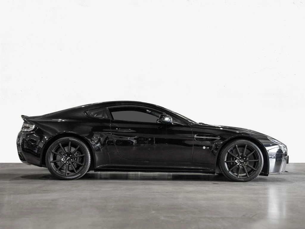 Aston Martin V12 Vantage S Coupe Aston Martin Hamburg