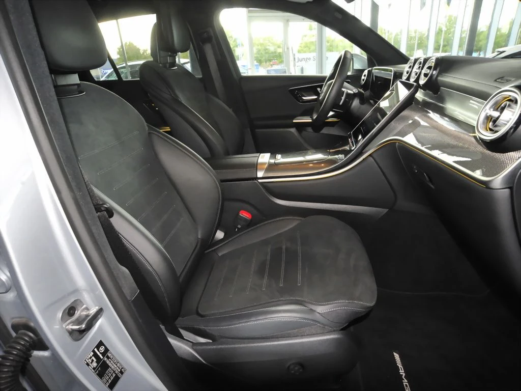 Mercedes-Benz-GLC 300 d-image-10