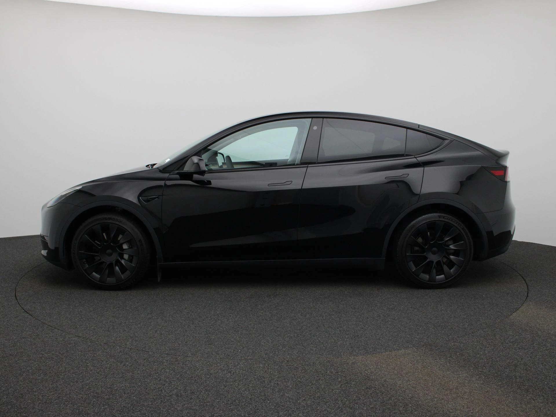 Tesla-Model Y-image-3