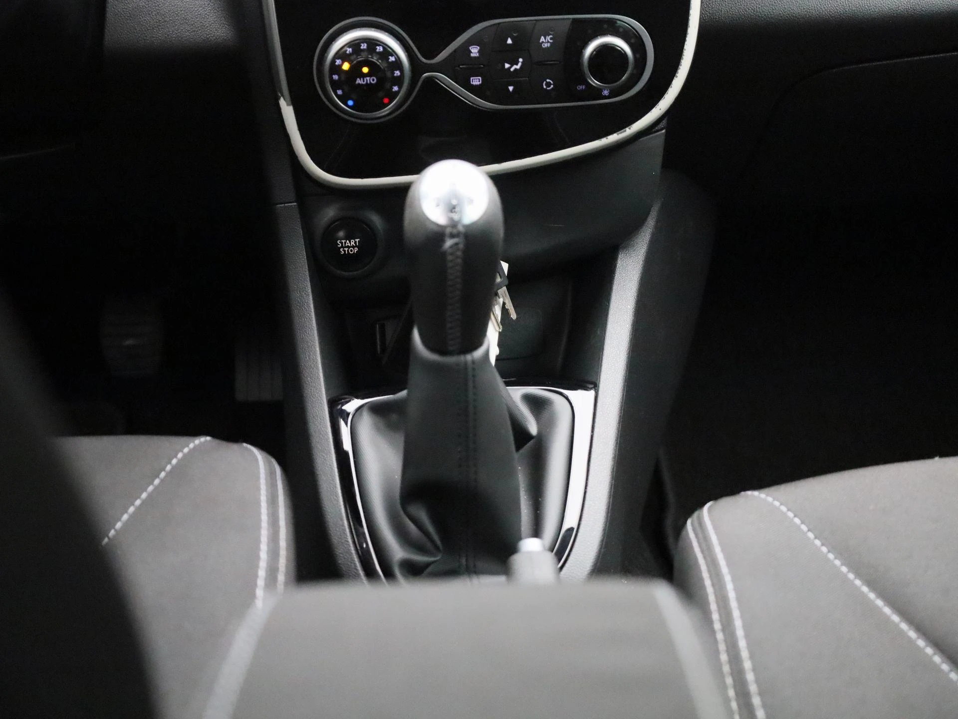 Renault-Clio-image-9