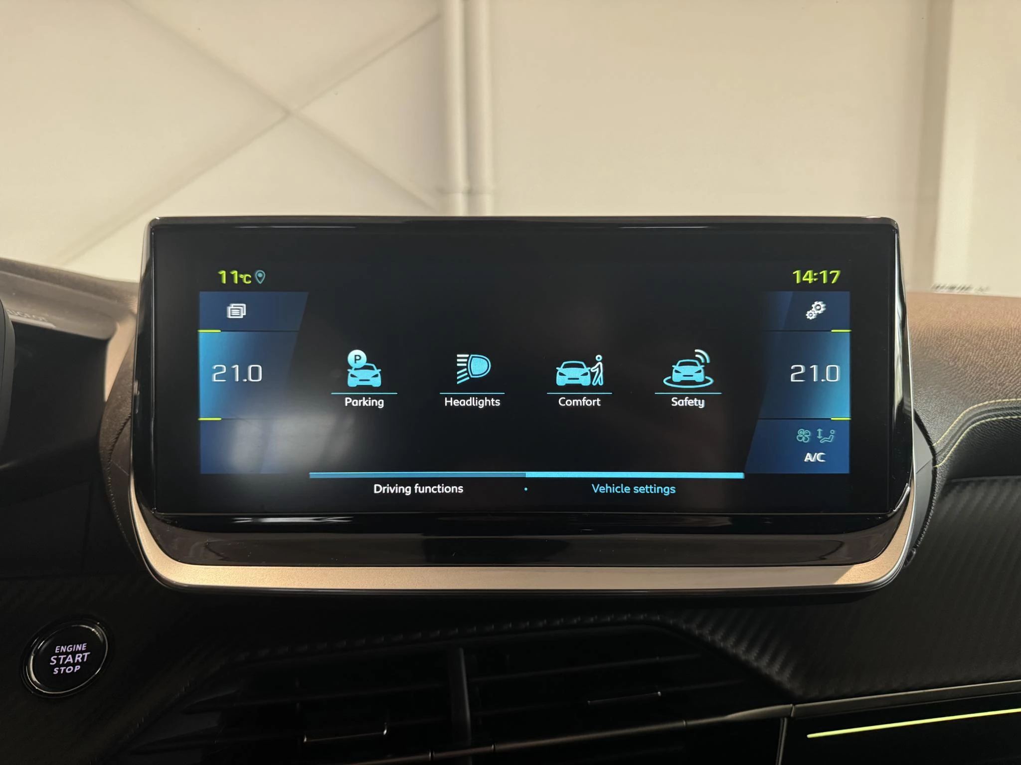 Peugeot-e-208-image-29