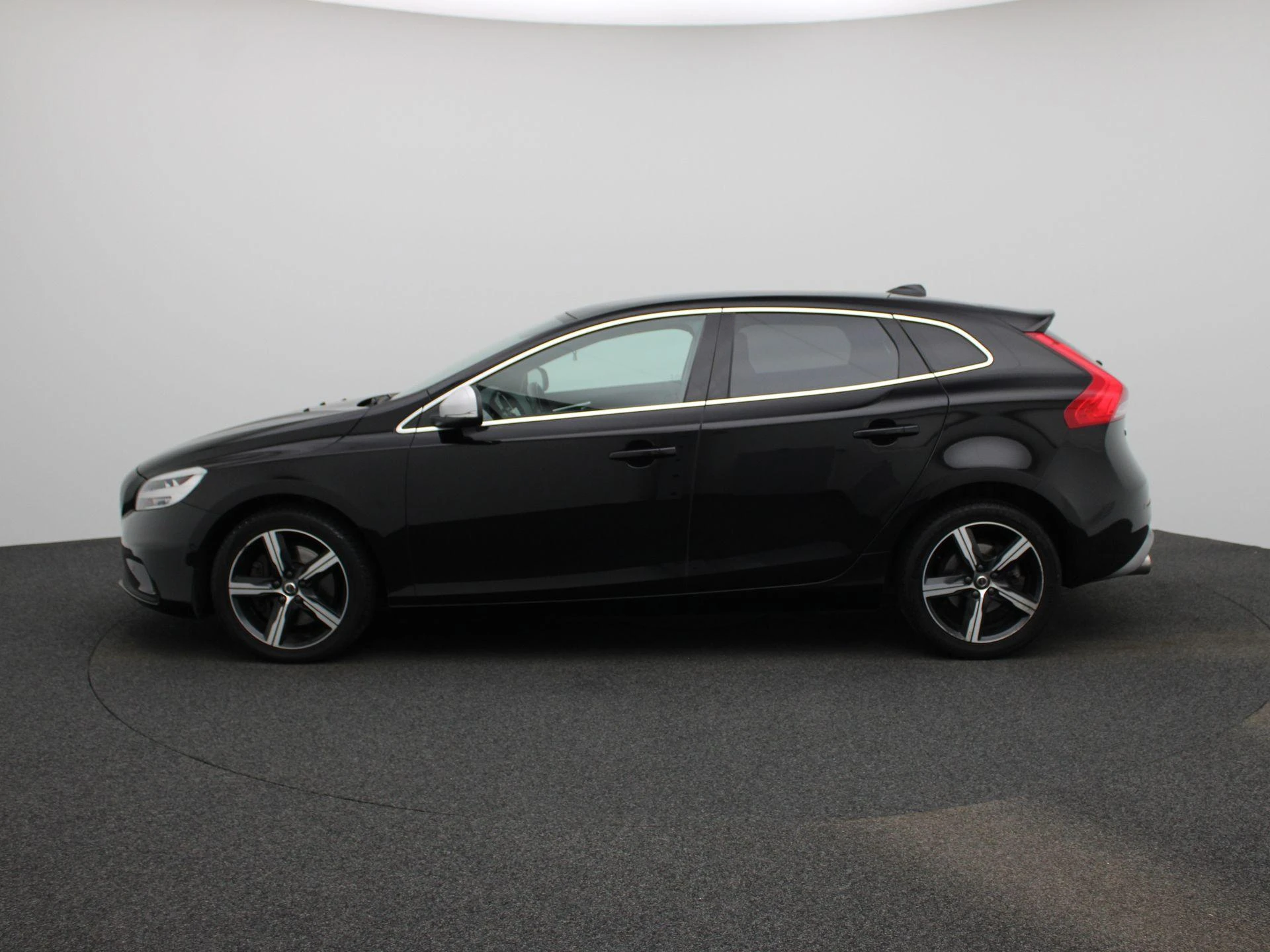 Volvo-V40-image-3