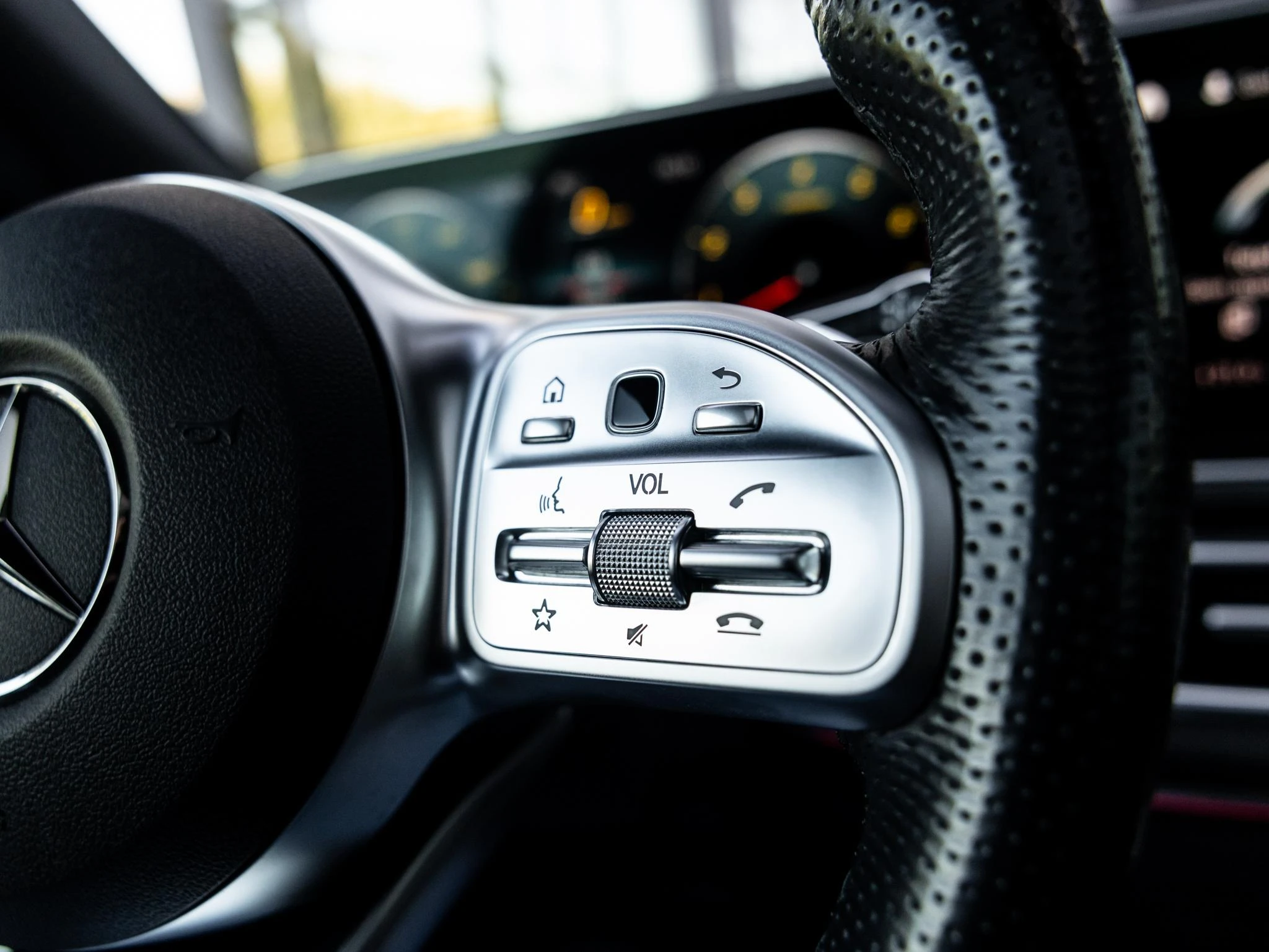 Mercedes-Benz-GLE-image-20