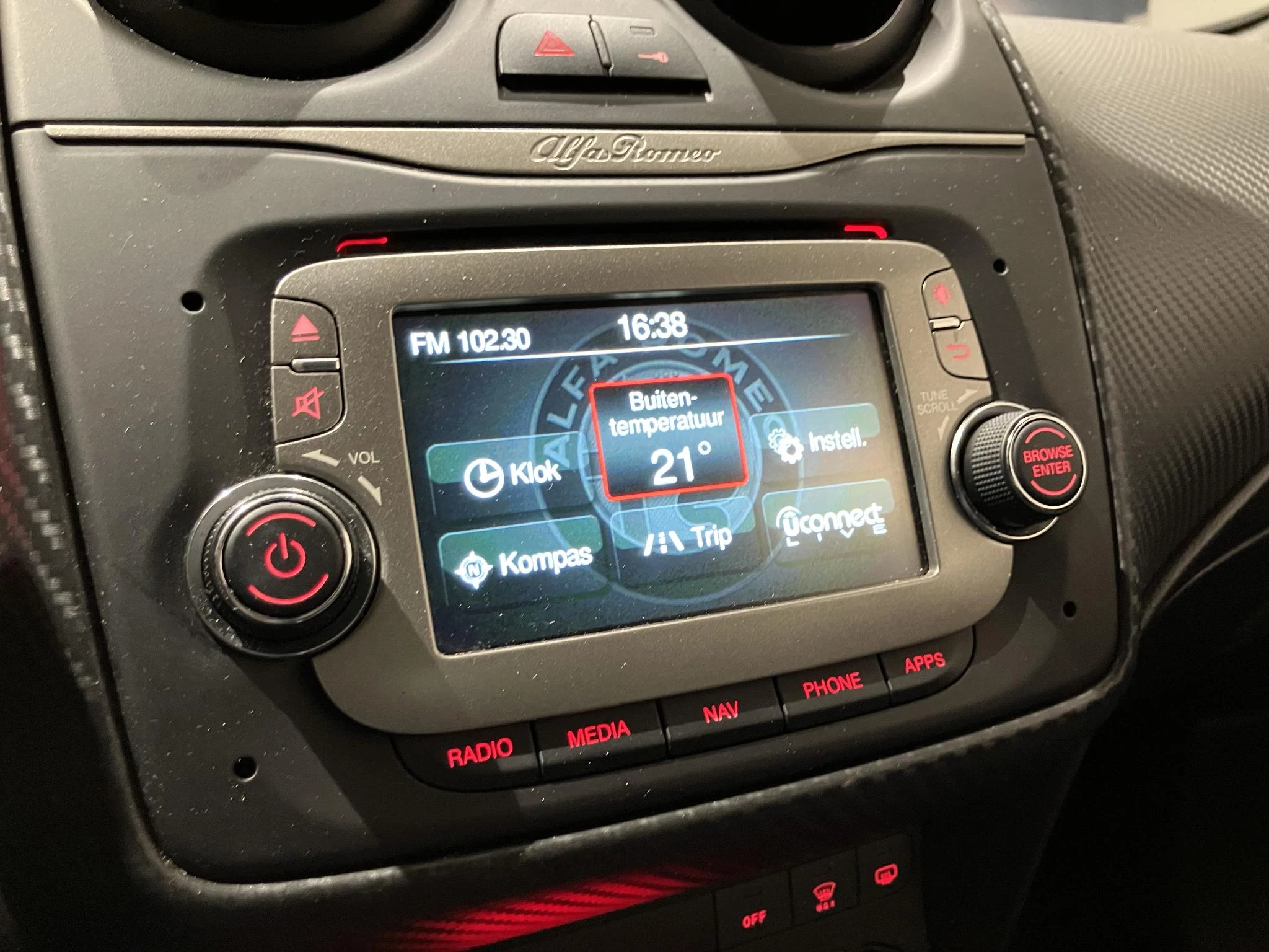 Alfa Romeo-MiTo-image-22