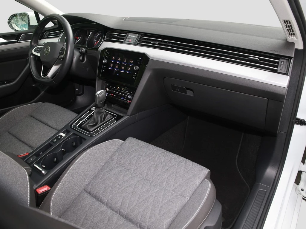 Volkswagen-Passat-image-7