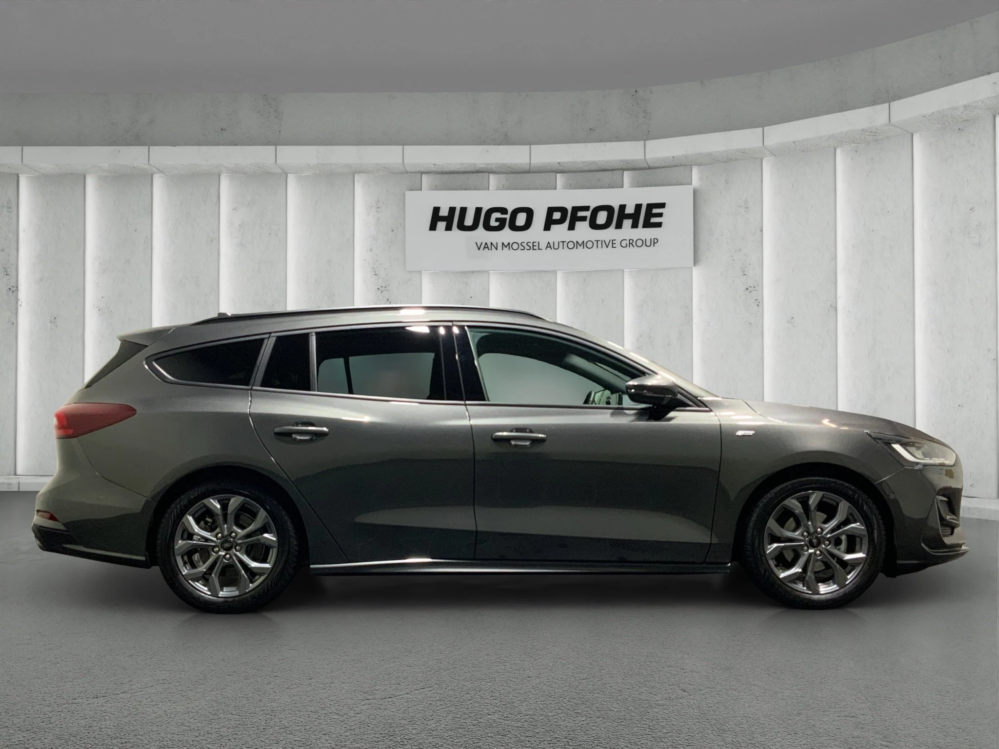 Ford Focus ST-Line X Turnier Aut.*AHK*ACC*HUD*KAM*NAVI*WINTER-PKT.