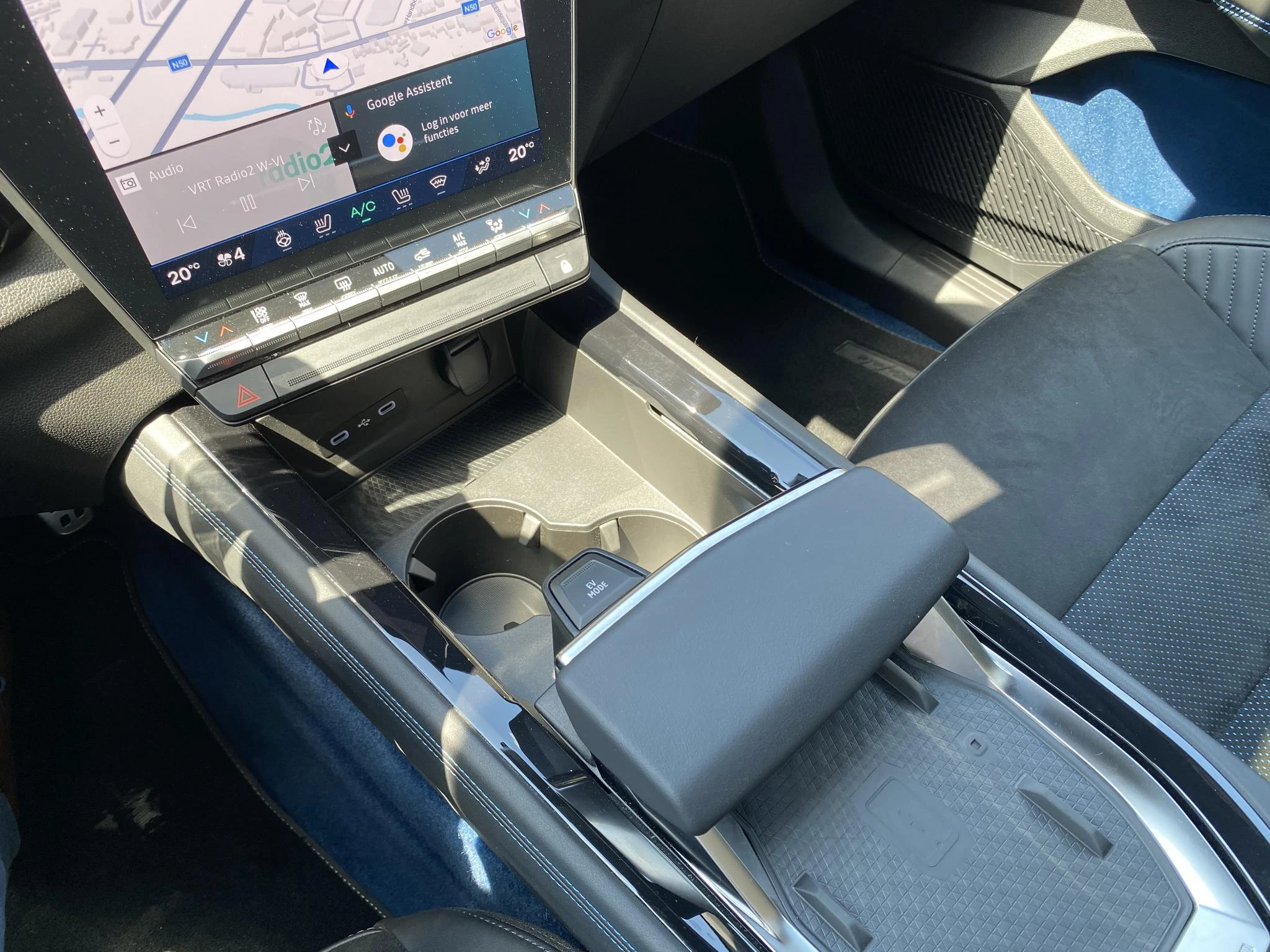 Renault Rafale Atelier Alpine E-Tech plug-in hybrid 300