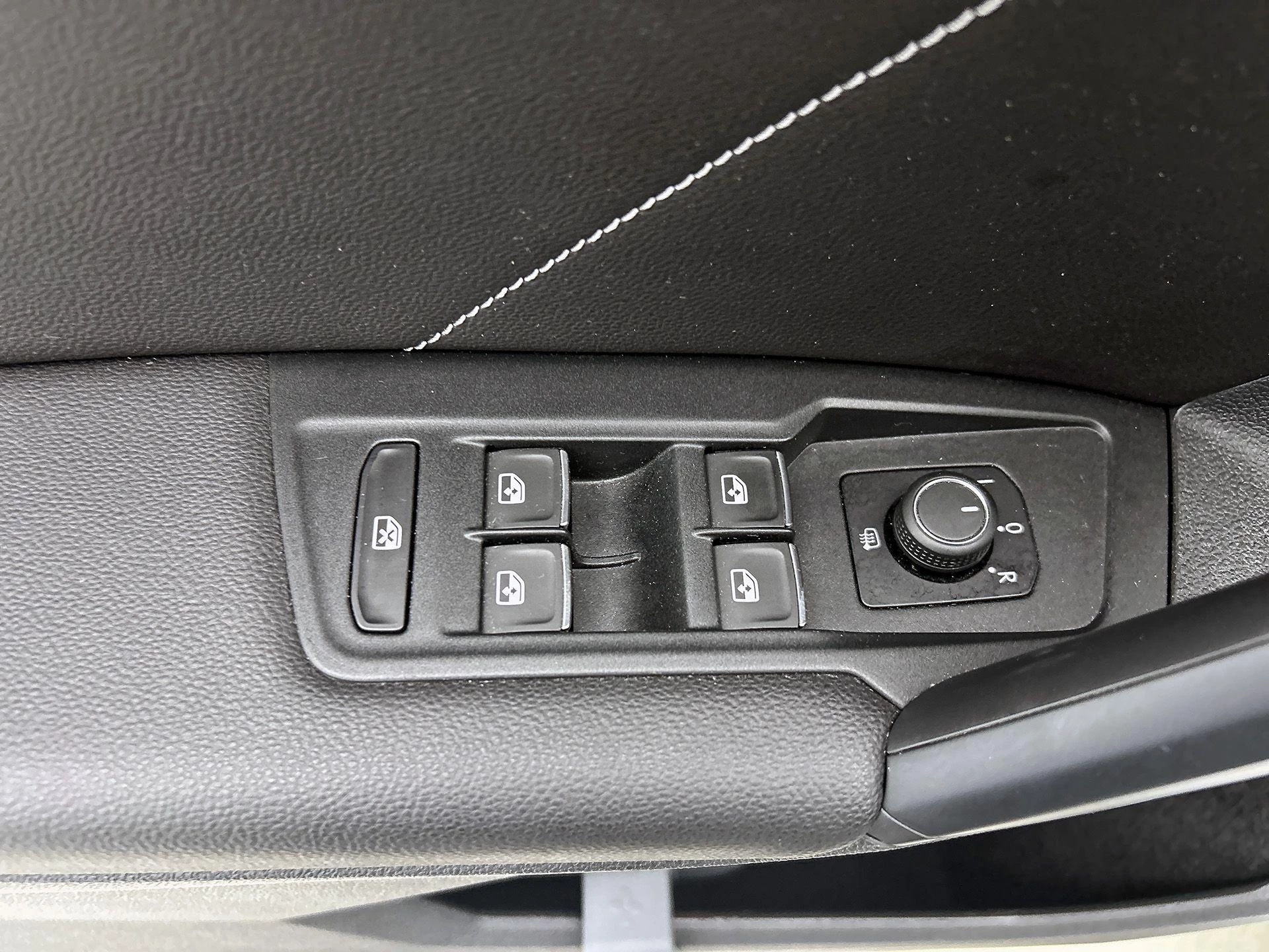 Volkswagen-Tiguan-image-32