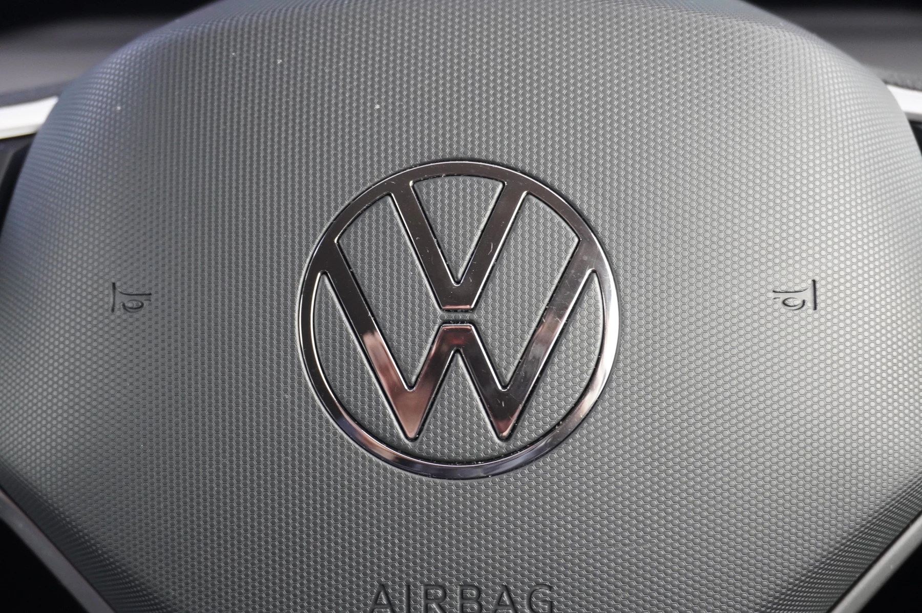 Volkswagen-Golf-image-27