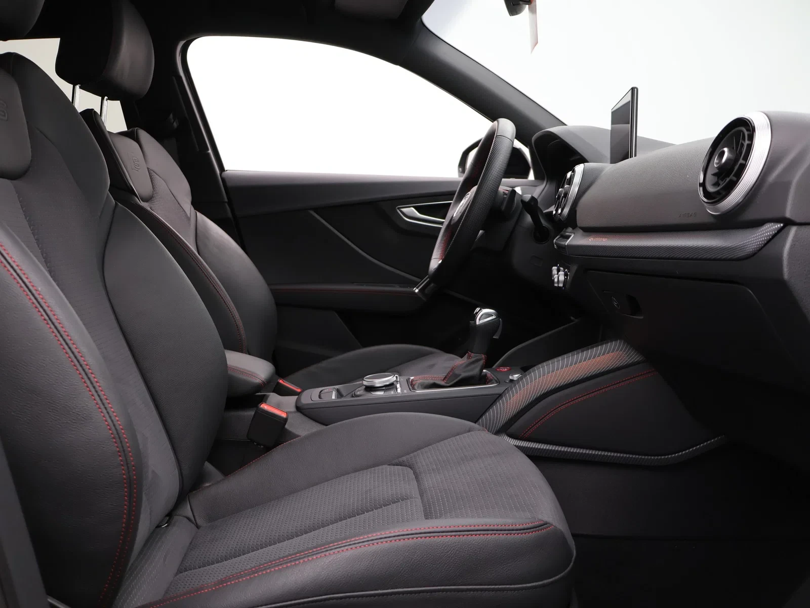 Audi SQ2 2.0TFSI Quattro 300PK *AUTOMAAT*HALF LEDER*FULL LED*SHADOWLOOK*...