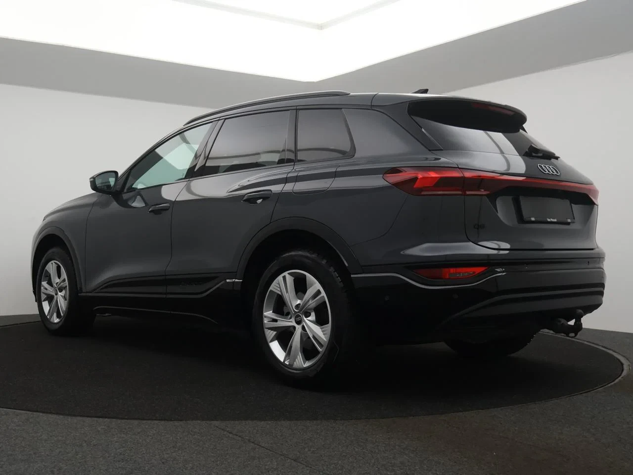 Audi-Q6 e-tron-image-5