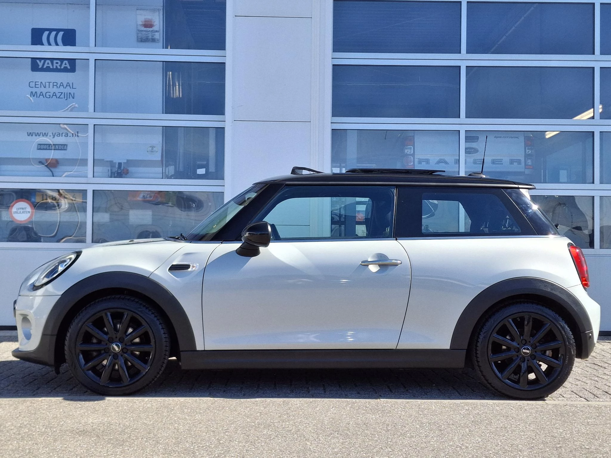 MINI-Cooper-image-2