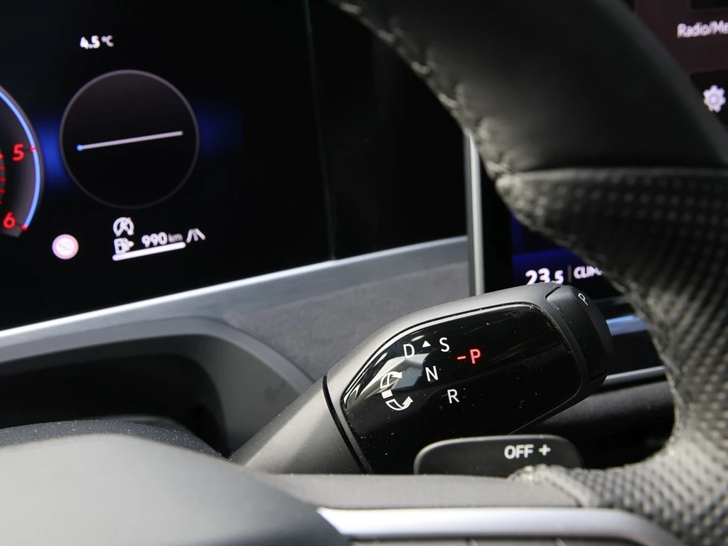 Volkswagen-Passat-image-16