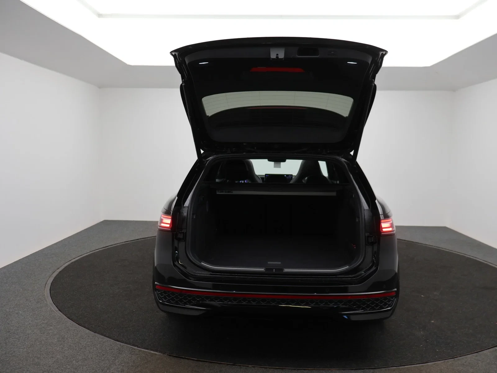 Volkswagen Passat SW Passat R-Line Business Premium 1.5TSI 150 pk *FULL OPTION*R-LINE*SPORTZETELS*PANO DAK*LEDER*...
