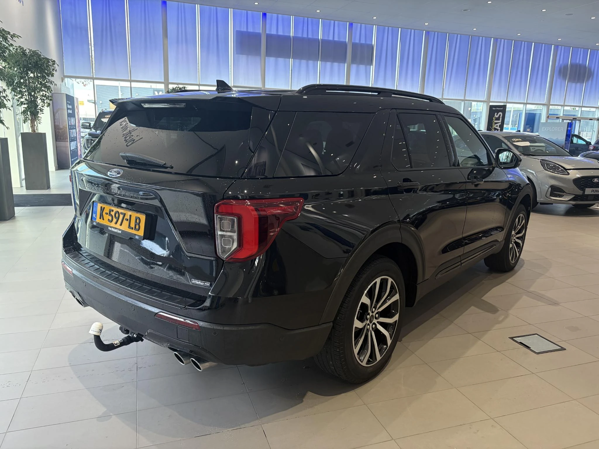 Ford-Explorer-image-4