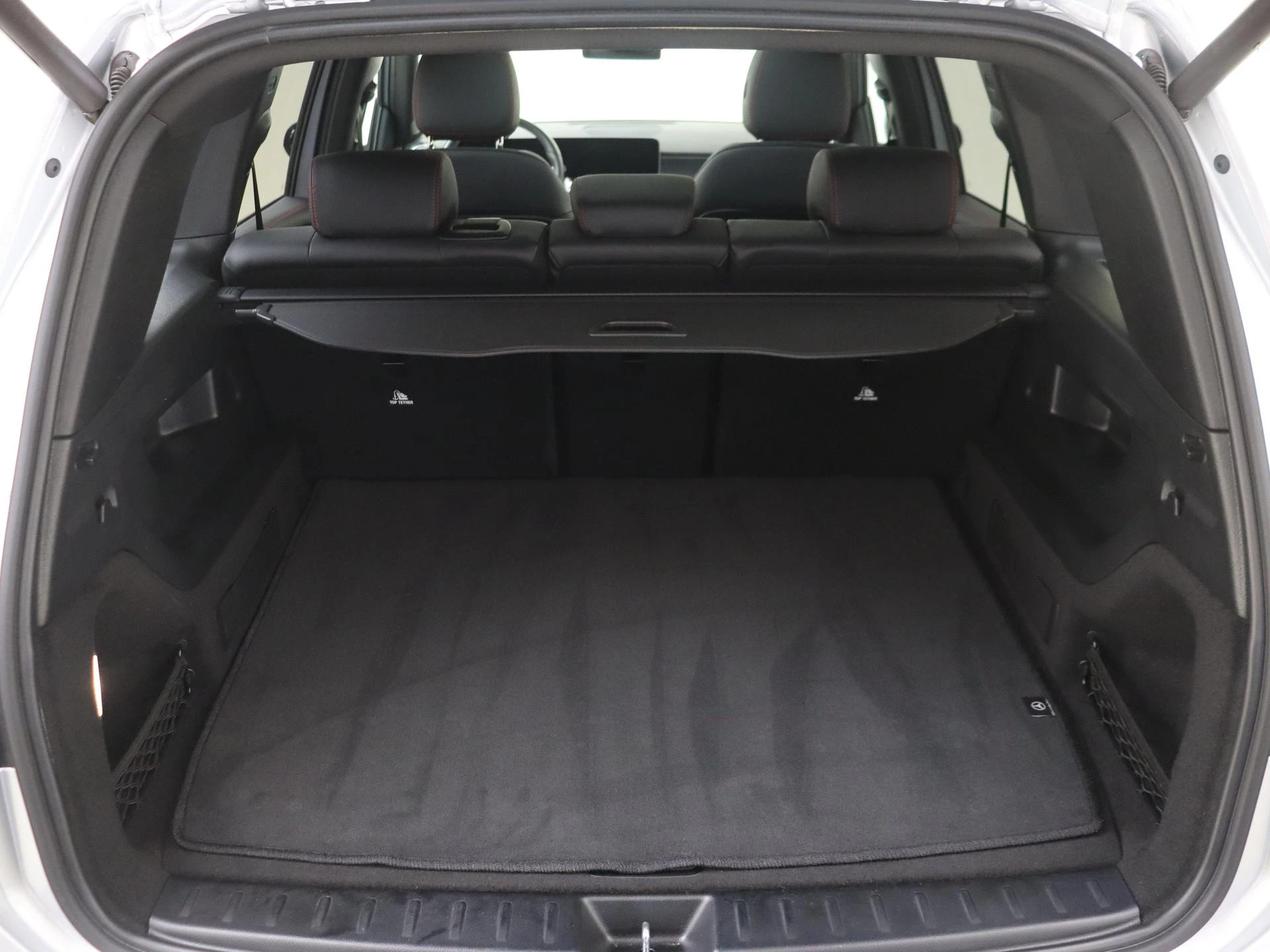 Mercedes-Benz-GLB-image-34