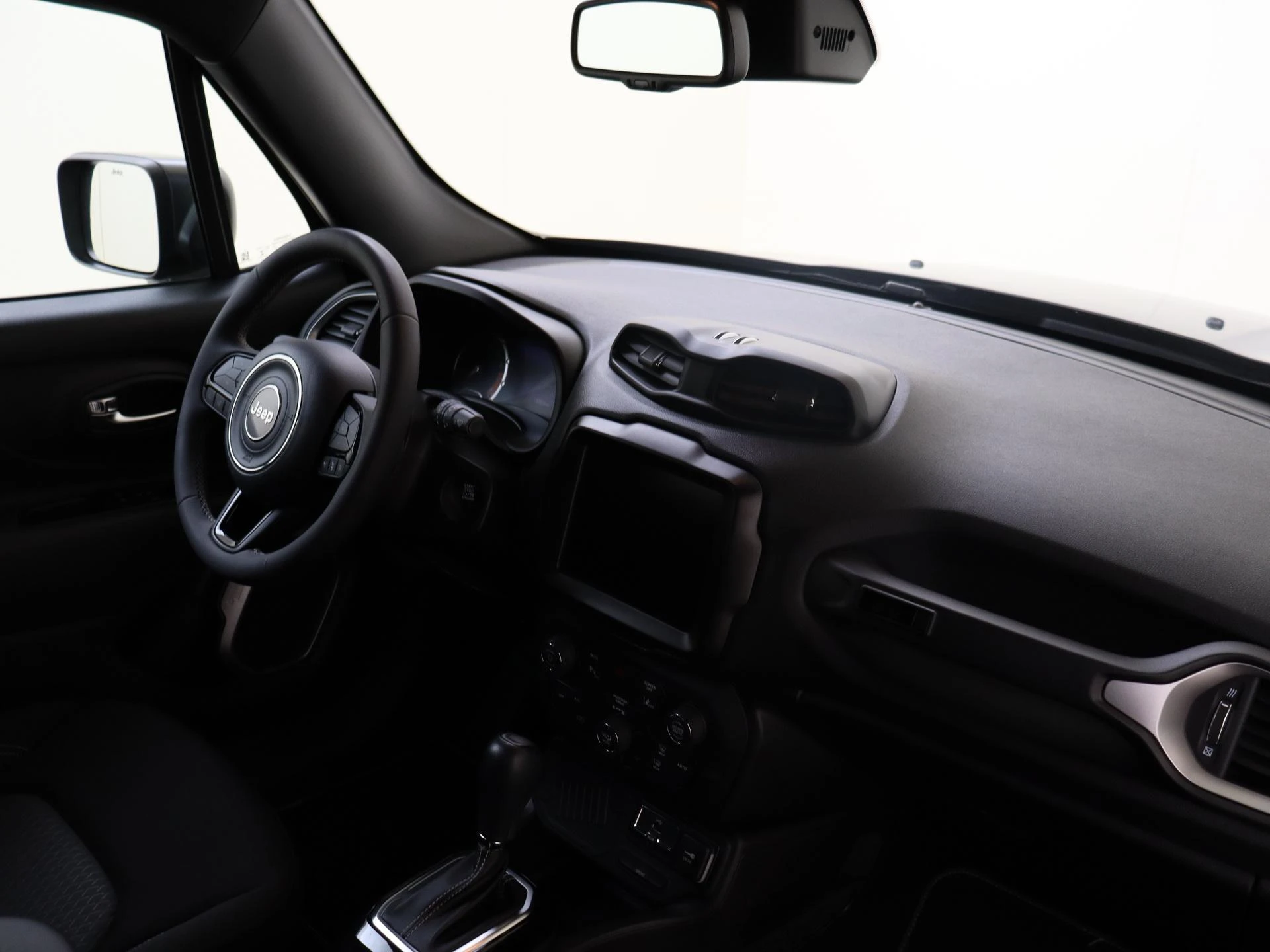 Jeep-Renegade-image-4