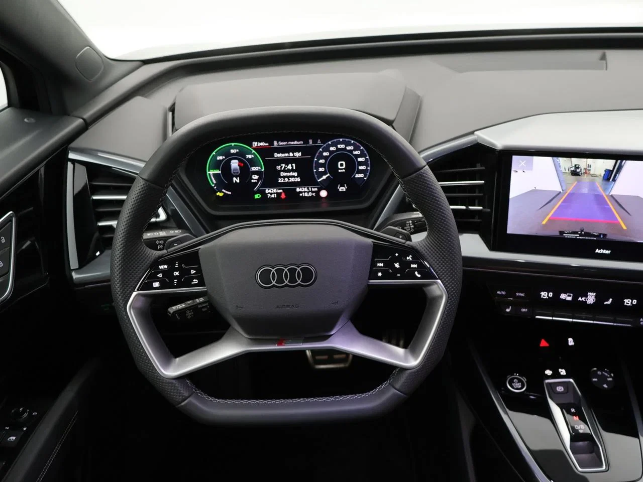 Audi-Q4 e-tron-image-11
